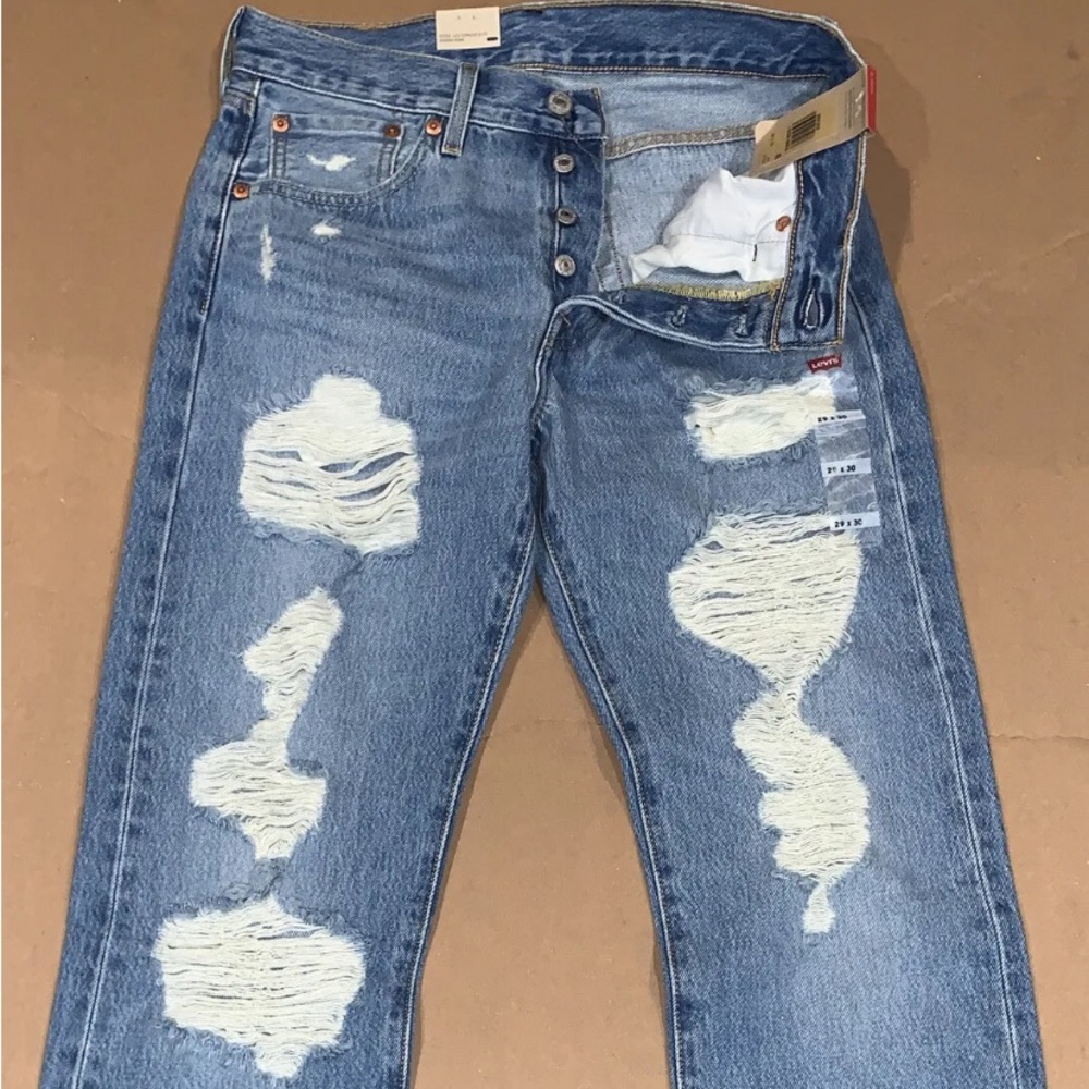 Levi's 501 Original-Fit Ripped Men's Jeans Size 29 x 30 MSRP $79 medium Wash NWT - Picture 9 of 12